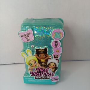 NA NA NA Surprise Minis Series 2